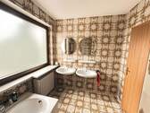 OG - Helles 70er-Badezimmer - 