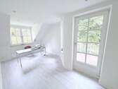 Schlafzimmer 3 im I. OG (mit Balkon) - 