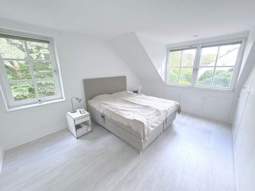 Schlafzimmer 1 im I. OG - 