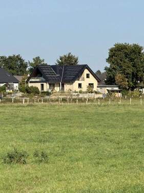 Haus - Provisionsfrei! (Teil-)kernsaniertes Ein-Zweifamilienhaus in Altgarbsen mit atemberaubendem Blick