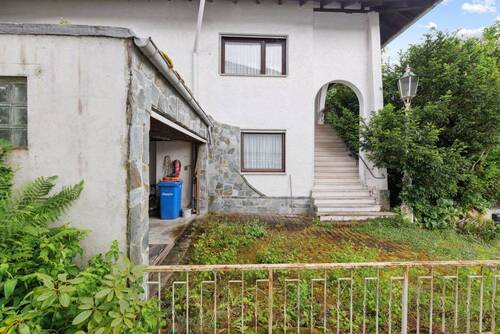 Hausansicht Eingang - 9 Zimmer Einfamilienhaus zum Kaufen in Hohenstein