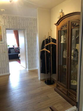 Flur 1 - 3 Zimmer Etagenwohnung zum Kaufen in Stutensee-Spöck
