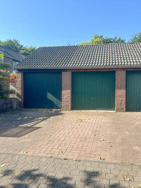 Garage mit Stellplatz - 
