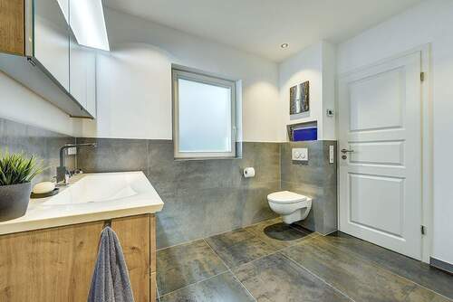 Badezimmer im Obergeschoss - 