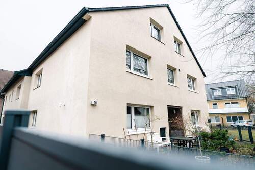 Straßenansicht - Saniertes Mehrfamilienhaus in Tangstedt Faktor 18