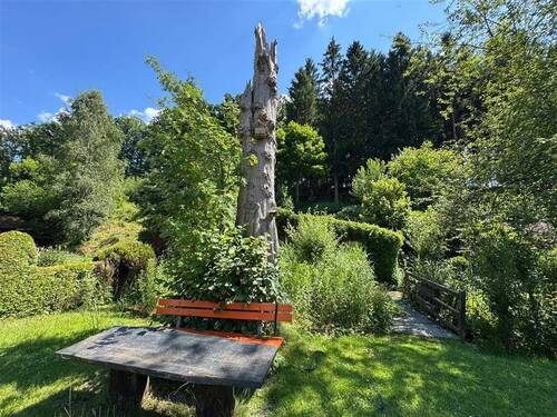 Waldrand-Lage - Mehrfamilienhaus, Wohnhaus mit 203,00 m&sup2; in Schmallenberg zum Kaufen