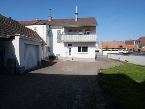 P1050141 - Großzügige DHH (renovierungsbedürftig) mit Hof, Garage, Scheune, Schuppen und Garten!