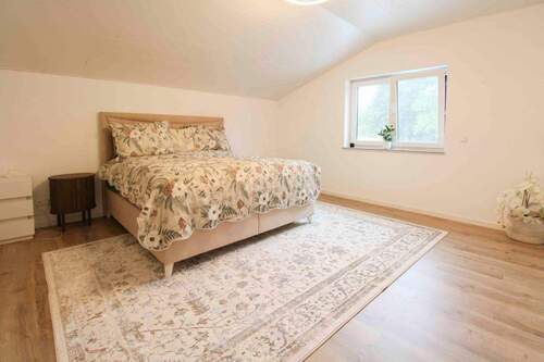 Schlafzimmer mit Ankleidezimmer - 