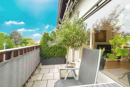Balkon - Großzügige Wohnung mit Süd-Balkon in ruhiger Lage von Zirndorf