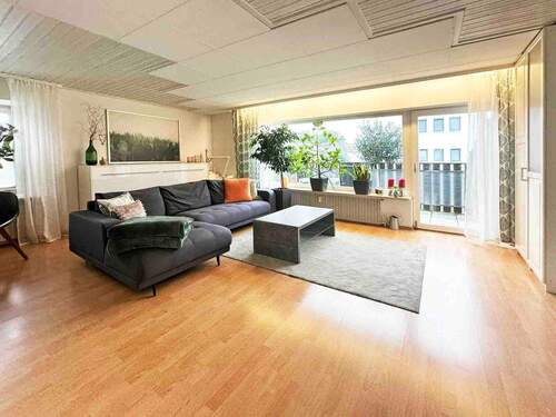 Wohnzimmer - 3 Zimmer Etagenwohnung zur Miete in Zirndorf