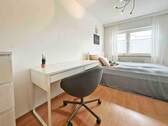 Zimmer 1 - 3 Zimmer Etagenwohnung in Zirndorf