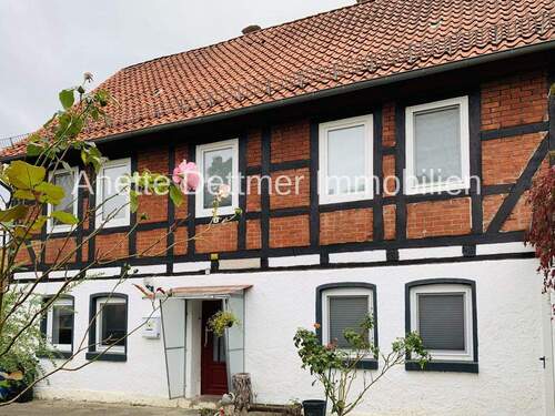 Hauseingang - Fachwerkcharme in dörflicher Lage mit kleinem Garten