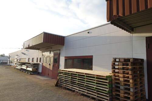 Produktionsgebäude Zufahrt - 