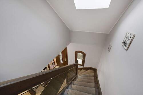 Eingangsbereich - 7 Zimmer Einfamilienhaus zum Kaufen in Halle