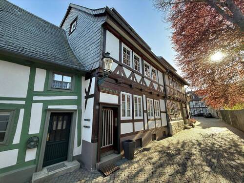 Außenansicht Haupthaus - 6 Zimmer Mehrfamilienhaus, Wohnhaus zum Kaufen in Goslar
