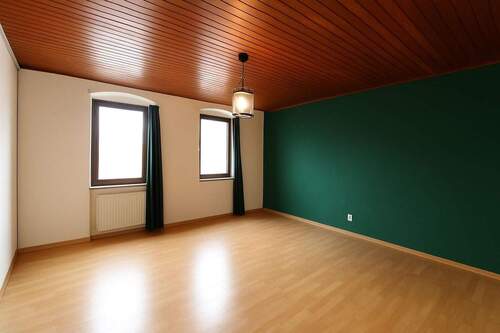 Geräumiges Wohnzimmer - Ruhige 3-Zimmer-Eigentumswohnung in Spandau-Bezugsfrei ab Februar