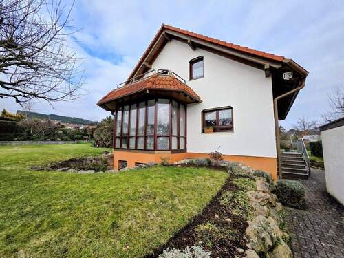 Zugang zum Haus II - 7 Zimmer Einfamilienhaus in Kassel / Harleshausen