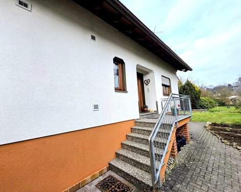 Eingang - Einfamilienhaus mit 148,00 m&sup2; in Kassel / Harleshausen zum Kaufen