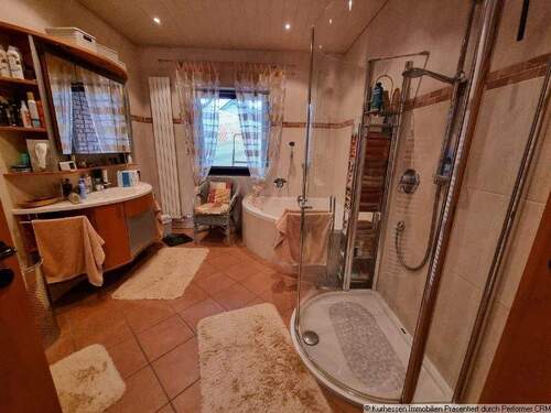 Bad - Einfamilienhaus mit 129,50 m² in Baunatal zum Kaufen