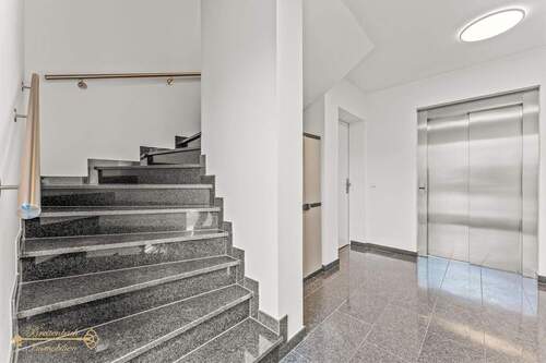 Treppenhaus - 3 Zimmer Etagenwohnung in Berne