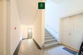 Treppenaufgang - Etagenwohnung mit 50,00 m&sup2; in Dresden zum Kaufen
