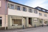 Front - 8 Zimmer Mehrfamilienhaus, Wohnhaus zum Kaufen in Winnweiler