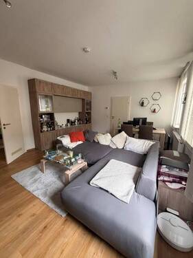 Wohnzimmer - 3 Zimmer Etagenwohnung zur Miete in Fürth