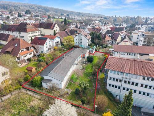 Grundstück mit Abrissgebäude - 