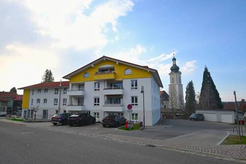 Frontansicht Haus - 3 Zimmer Etagenwohnung zum Kaufen in Scheidegg