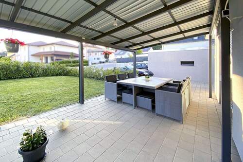 überdachte Terrasse, offen... - Einfamilienhaus mit 135,70 m&sup2; in Neufahrn zum Kaufen