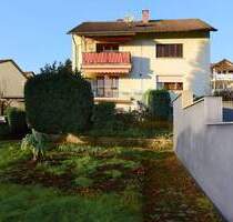 Haushälfte mit ca. 500 m² GrundstückGarten, Garage und Carport in bester Lage! - Laufenburg