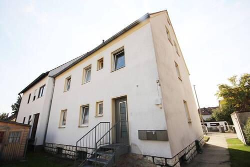 Richtung Norden - 6 Zimmer Mehrfamilienhaus, Wohnhaus zum Kaufen in Neumarkt in der Oberpfalz / Holzheim