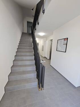 Treppenhaus - 2 Zimmer Etagenwohnung in Trier