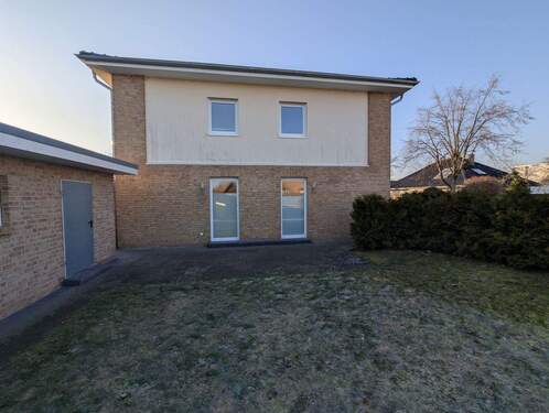 Terrasse - 4 Zimmer Doppelhaushälfte zum Kaufen in Meinersen