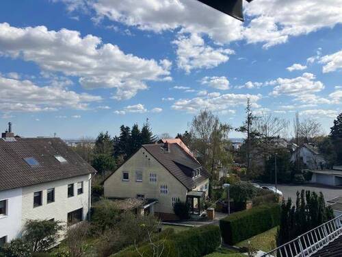 Wunderschöner Blick - Schöne Dachgeschosswohnung mit Blick in Dotzheim