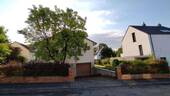 Strassenseite - Einfamilienhaus in Wiesbaden-Sonnenberg - renovieren, umbauen oder neu bauen