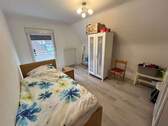 Schlafzimmer (OG) - 