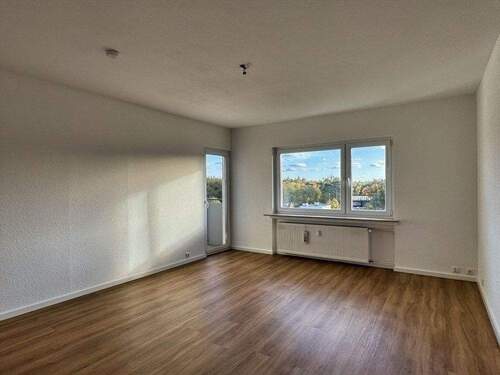 Wohnzimmer - 3 Zimmer Etagenwohnung zum Kaufen in Bergisch Gladbach