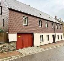 Großes, teilsaniertes Einfamilienhaus mit Garten & Garage in zentraler Lage in Elterlein, Erzgebirge