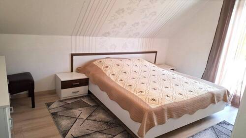 Schlafzimmer - Mehrfamilienhaus, Wohnhaus mit 176,00 m&sup2; in Barsinghausen zum Kaufen