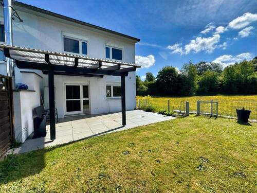 Außenansicht - Charmantes Reihenendhaus mit Garten und Blick ins Grüne in familienfreundlicher Lage von Bad Waldsee