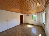 Wohnzimmer - 5 Zimmer Einfamilienhaus zum Kaufen in Rot