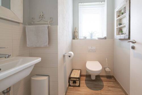 WC - 
