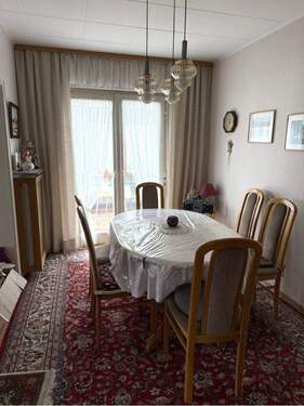 Essbereich mit Zugang zum Wintergarten - 