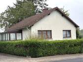 Seitenansicht mit Wintergarten - 4 Zimmer Einfamilienhaus zum Kaufen in Dornburg-Wilsenroth