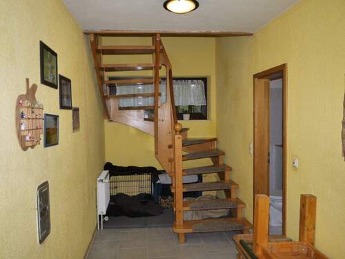 Treppenaufgang - 5 Zimmer Einfamilienhaus in Aurich