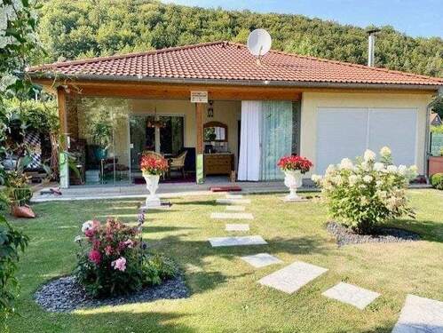 Hausansicht vom Garten - 4 Zimmer Einfamilienhaus zum Kaufen in Geratal