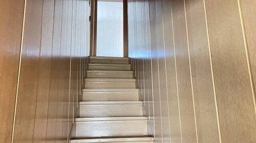 Treppe ins Obergeschoss - 