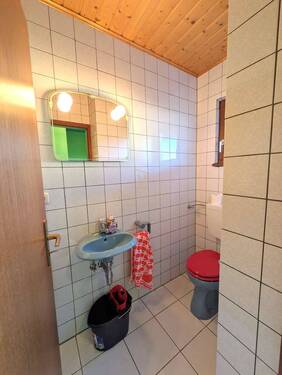 Gäste-WC - Einfamilienhaus mit 134,80 m&sup2; in Butzbach zum Kaufen