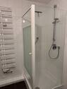 Glasdusche und Handtuchwärmer - 